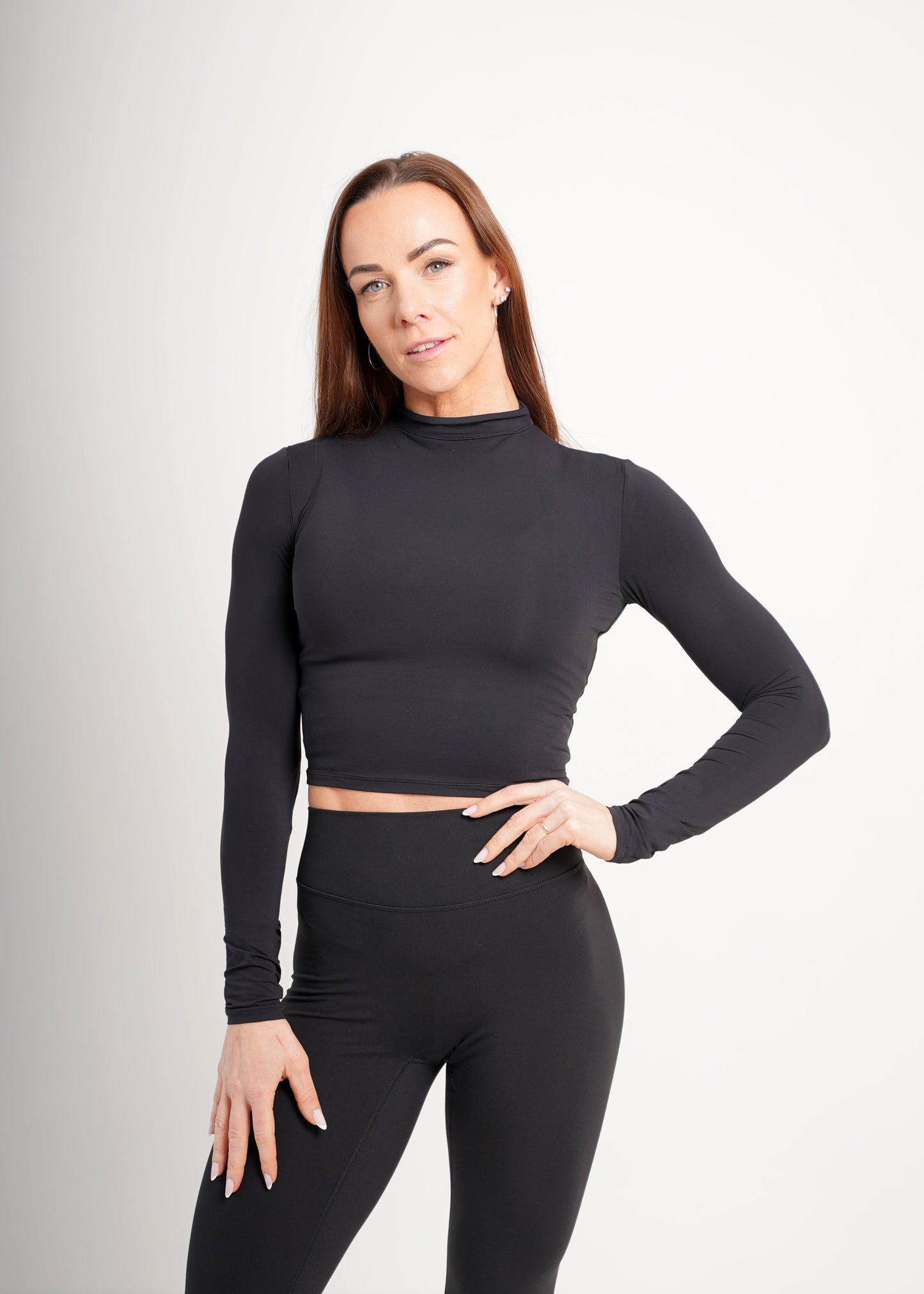 ESSENCE Long-Sleeved Top